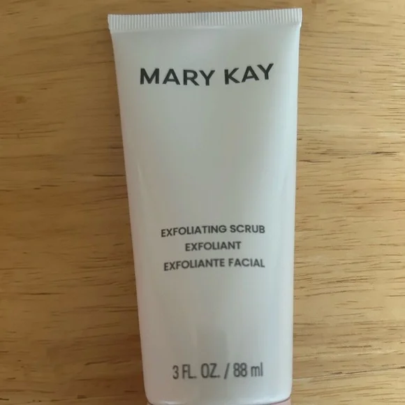 Mary Kay Exfoliating Scrub - Picture 2 of 4